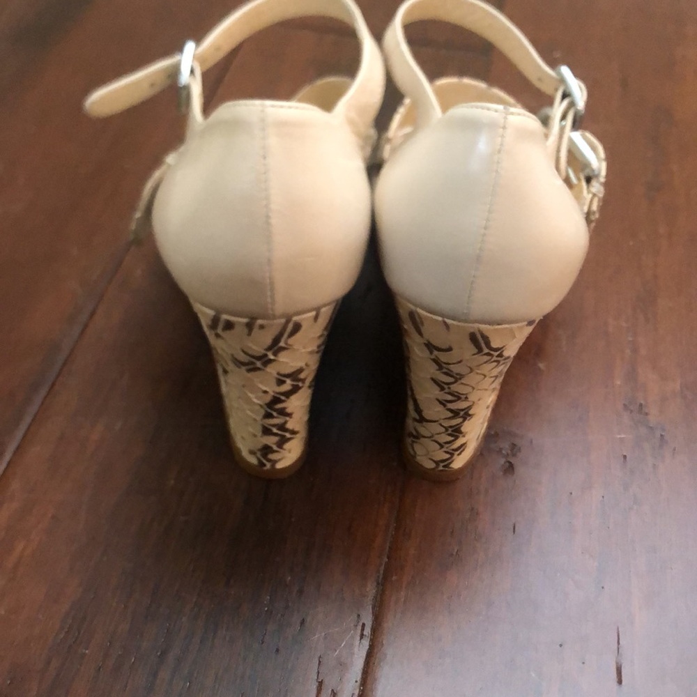 Heels - Picture 3 of 4